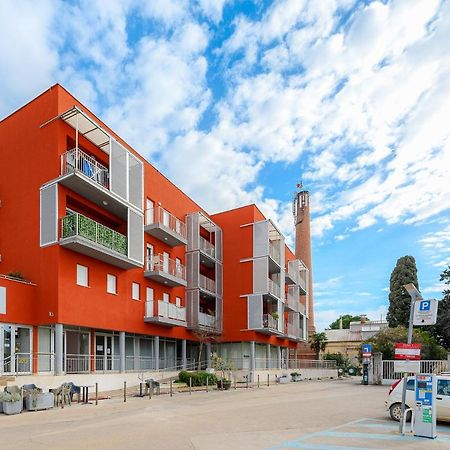 Apartment Ares 13 In Umag Center Экстерьер фото